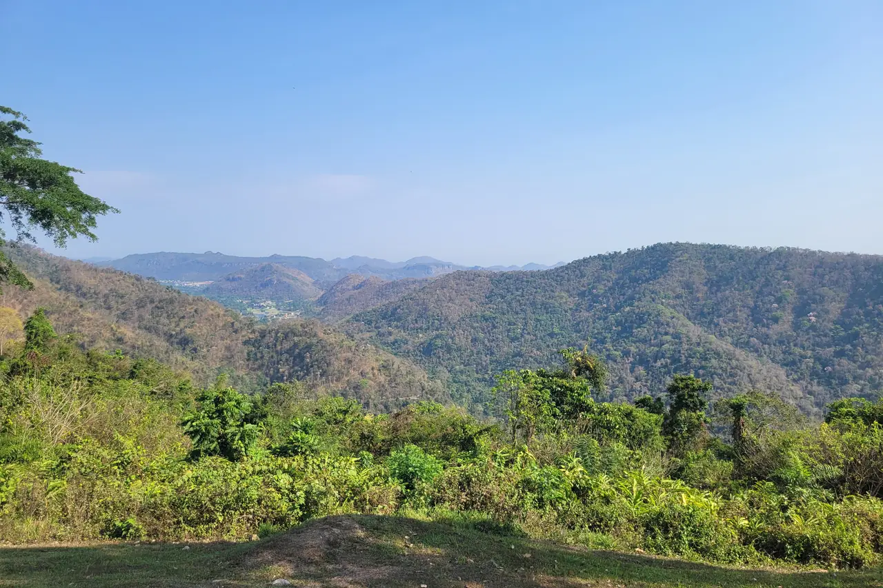 แนวภูเขาในอุทยานแห่งชาติเขาใหญ่